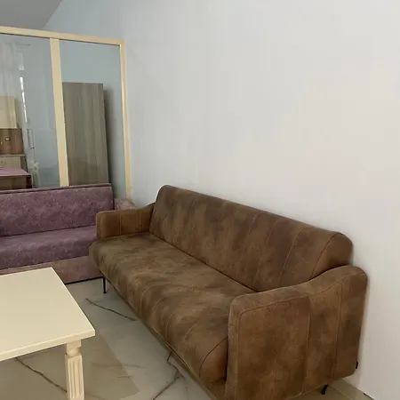 Ground Floor Comfort - Spacious & Modern Apartment Orikum