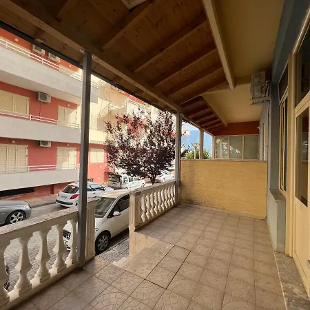 Διαμέρισμα Ground Floor Comfort - Spacious & Modern *