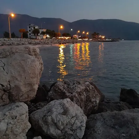 Ground Floor Comfort - Spacious & Modern Διαμέρισμα