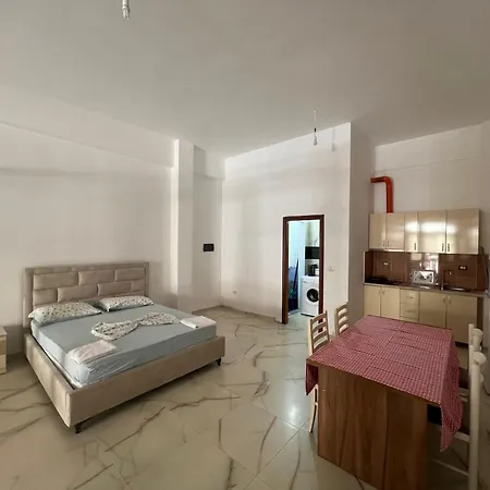 Ground Floor Comfort - Spacious & Modern Apartment
