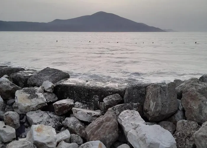 Ground Floor Comfort - Spacious & Modern * Orikum