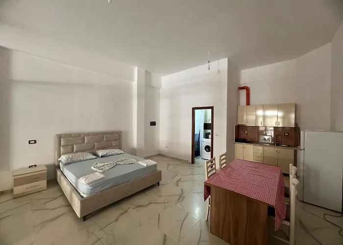 Ground Floor Comfort - Spacious & Modern Appartamento